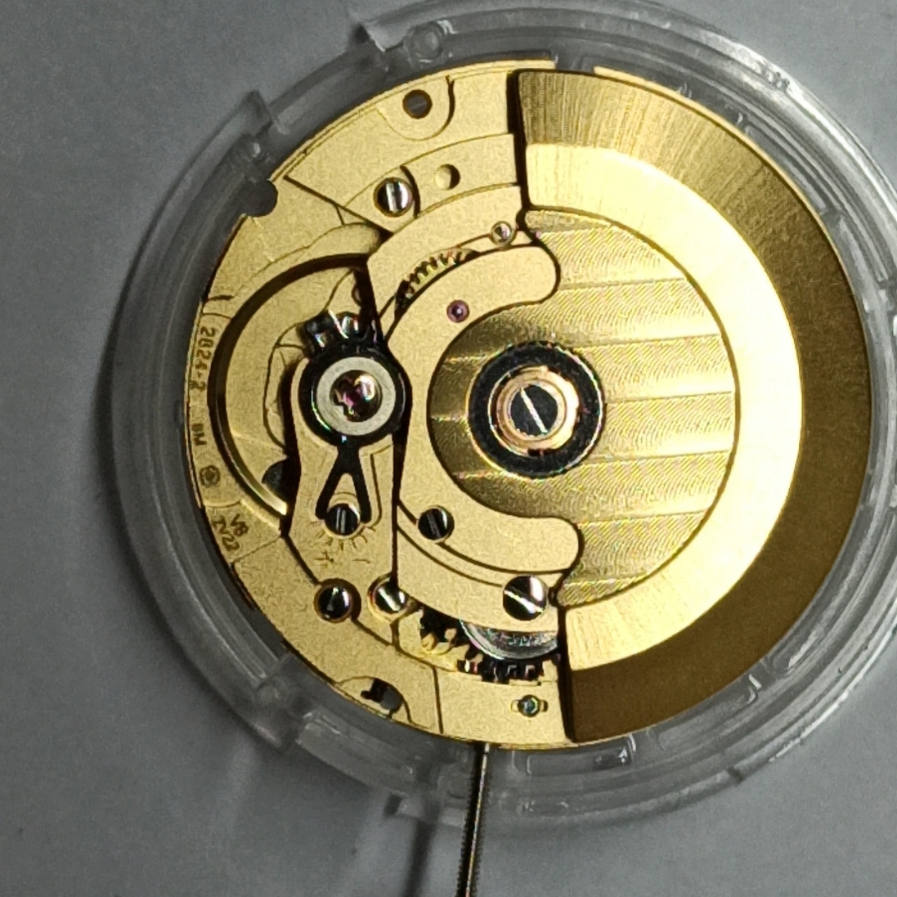 Новый Экологичный Часовой Меха – обзор и цена Watch V8